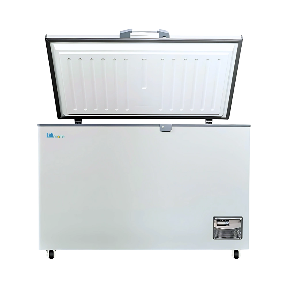horizontal low-temperature freezer with ergonomic lid and digital controls